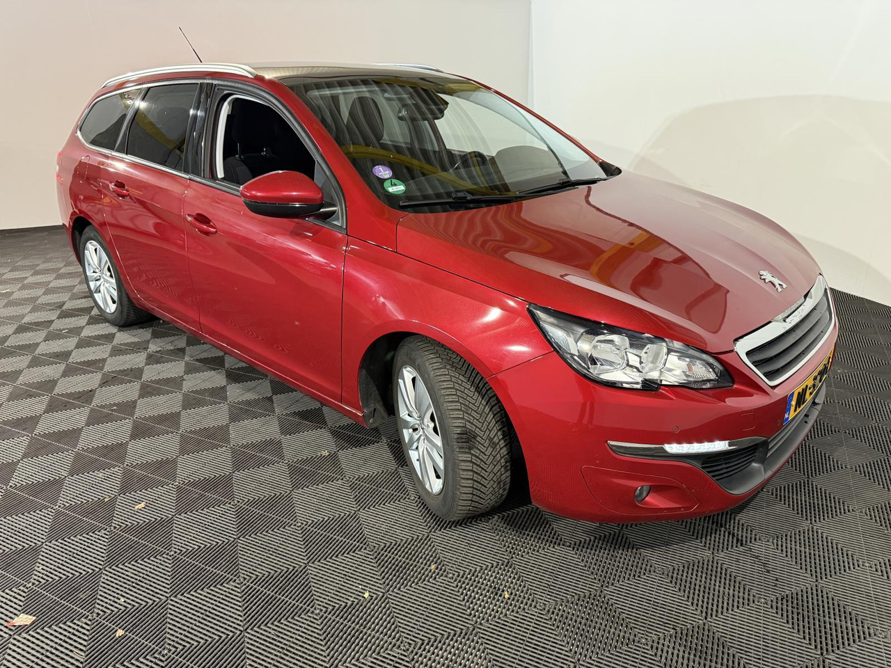 Car Peugeot | 308 SW | 1.2 PureTech Blue Lion | 2017 | 125.283 km | NL320L | Logisch: picture 14