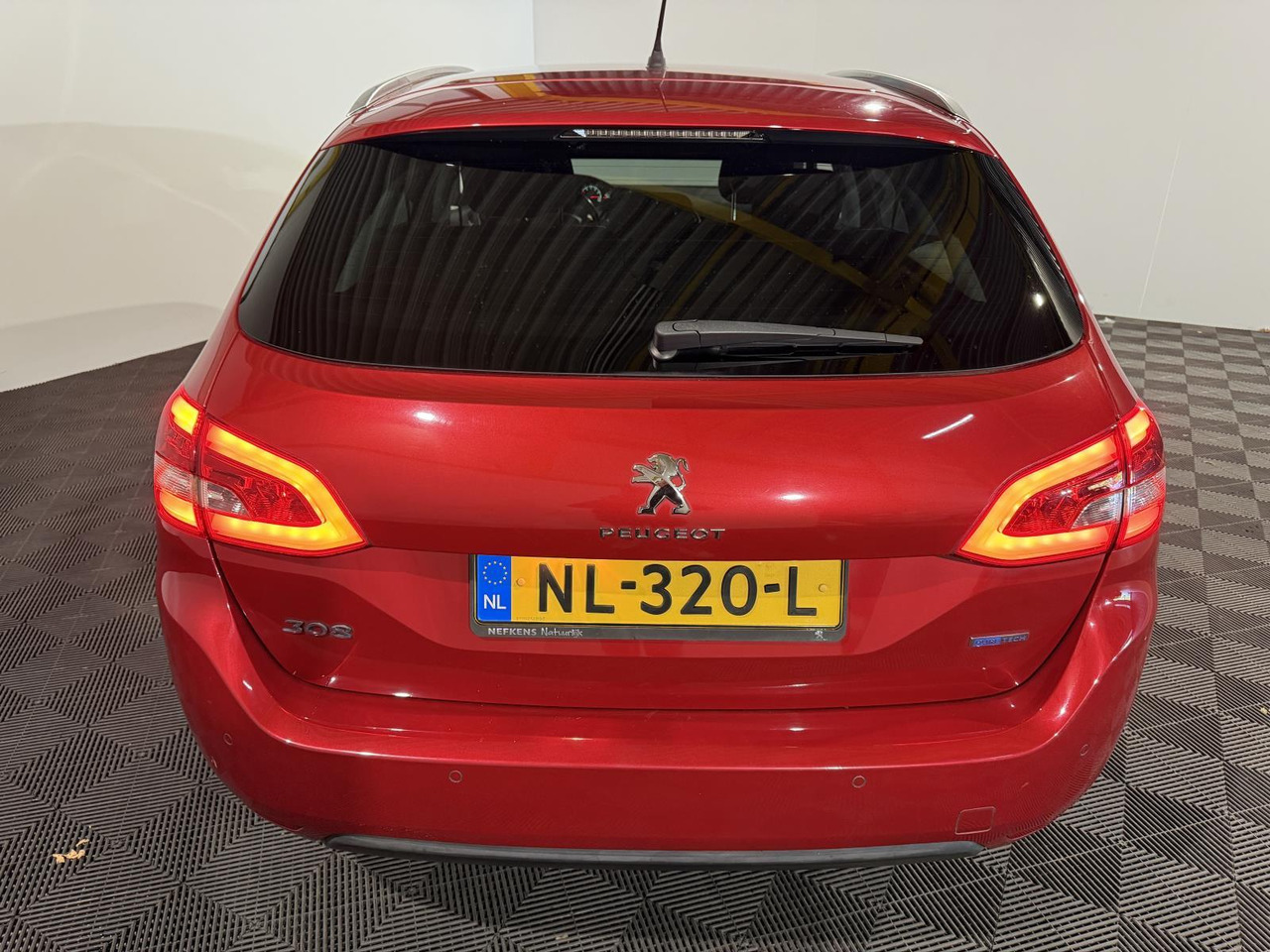 Car Peugeot | 308 SW | 1.2 PureTech Blue Lion | 2017 | 125.283 km | NL320L | Logisch: picture 11
