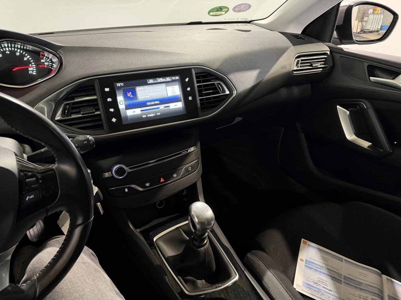 Peugeot | 308 SW | 1.2 PureTech Style | 2016 | 143.450 km | KP048X | Logisch - Car: picture 4 Peugeot | 308 SW | 1.2 PureTech Style | 2016 | 143.450 km | KP048X | Logisch - Car: picture 4