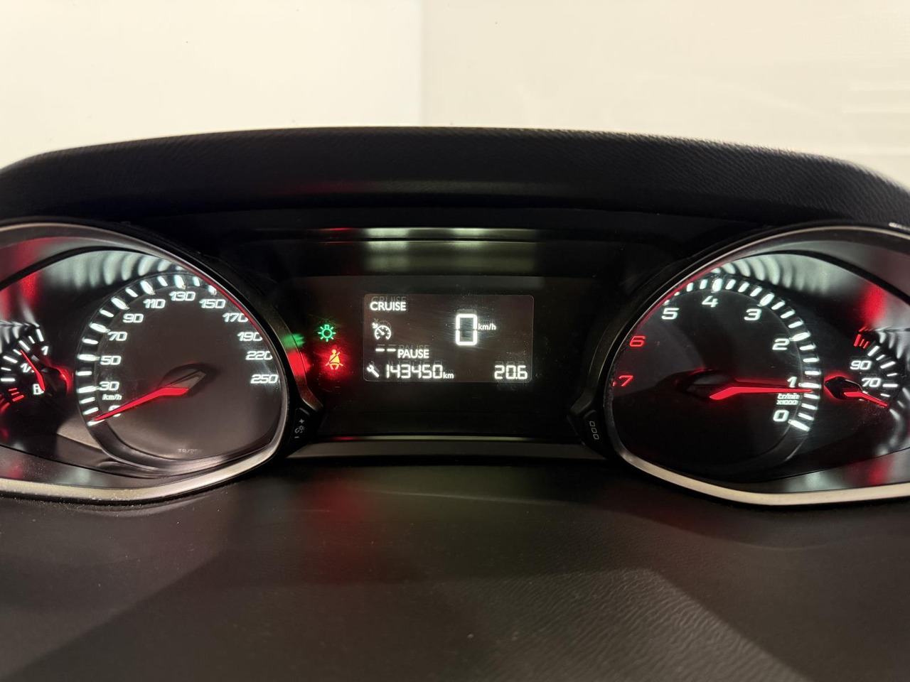 Peugeot | 308 SW | 1.2 PureTech Style | 2016 | 143.450 km | KP048X | Logisch - Car: picture 2 Peugeot | 308 SW | 1.2 PureTech Style | 2016 | 143.450 km | KP048X | Logisch - Car: picture 2