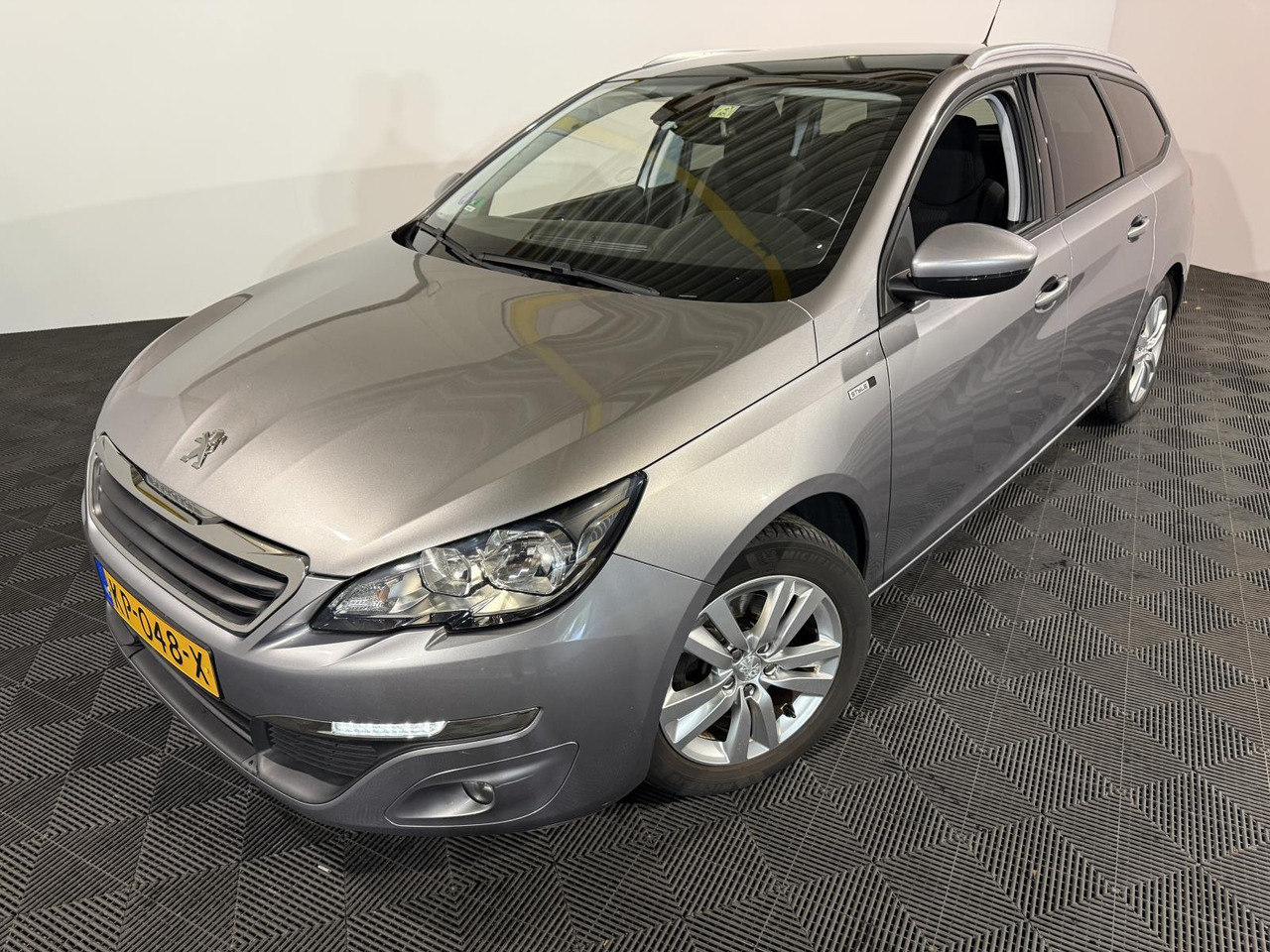 Peugeot | 308 SW | 1.2 PureTech Style | 2016 | 143.450 km | KP048X | Logisch - Car: picture 1 Peugeot | 308 SW | 1.2 PureTech Style | 2016 | 143.450 km | KP048X | Logisch - Car: picture 1