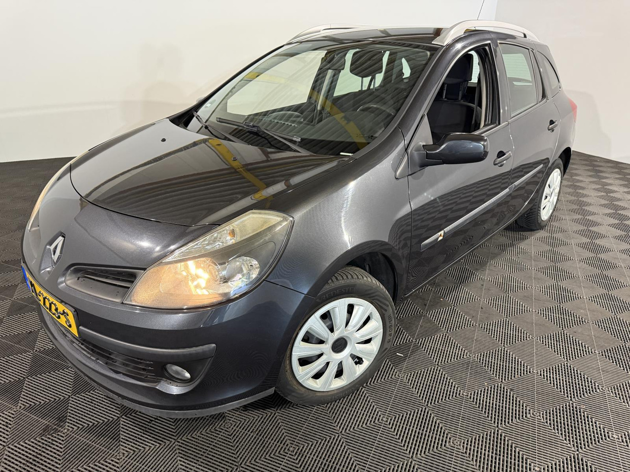 Car Renault | Clio Estate | 1.2-16V Special Line | 2009 | 172.146 km | XL223S | Geen oordeel: picture 1