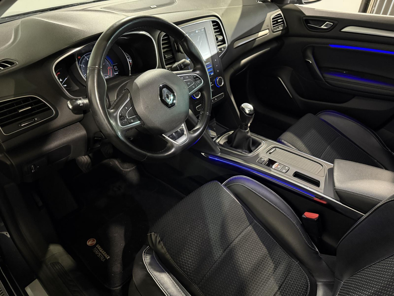 Renault | Mégane Estate | 1.2 TCe Bose | 2017 | 197.462 km | PP713F | Logisch - Car: picture 5 Renault | Mégane Estate | 1.2 TCe Bose | 2017 | 197.462 km | PP713F | Logisch - Car: picture 5