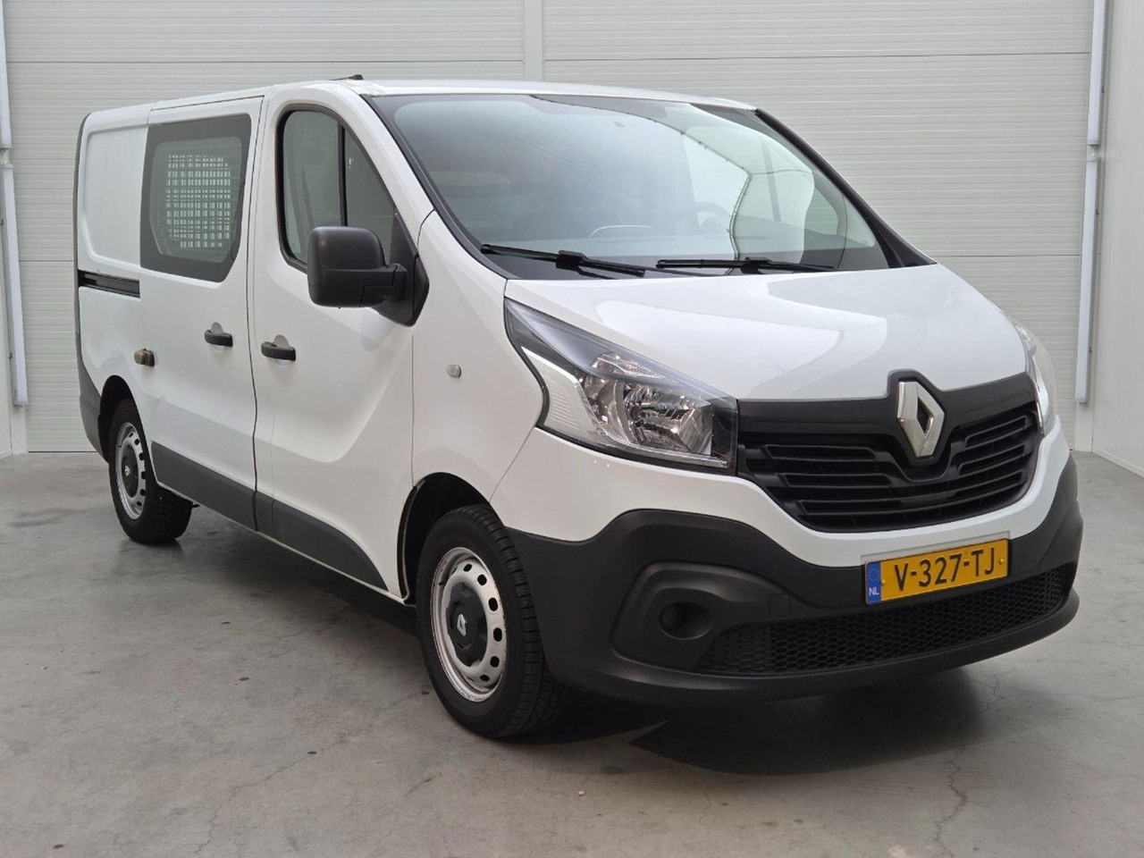 Renault Trafic 1.6 dCi T29 L1H1 Comfort Energy | 2018 | 188.221 km | V327TJ | NAP: Logisch - Panel van: picture 2 Renault Trafic 1.6 dCi T29 L1H1 Comfort Energy | 2018 | 188.221 km | V327TJ | NAP: Logisch - Panel van: picture 2