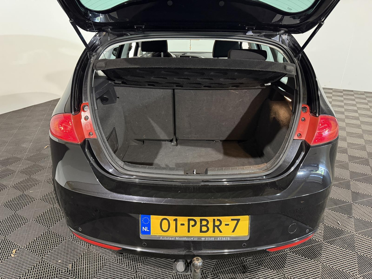 SEAT | Leon | 1.2 TSI Good Stuff | 2011 | 180.589 km | 01PBR7 | Logisch - Hatchback: picture 4 SEAT | Leon | 1.2 TSI Good Stuff | 2011 | 180.589 km | 01PBR7 | Logisch - Hatchback: picture 4