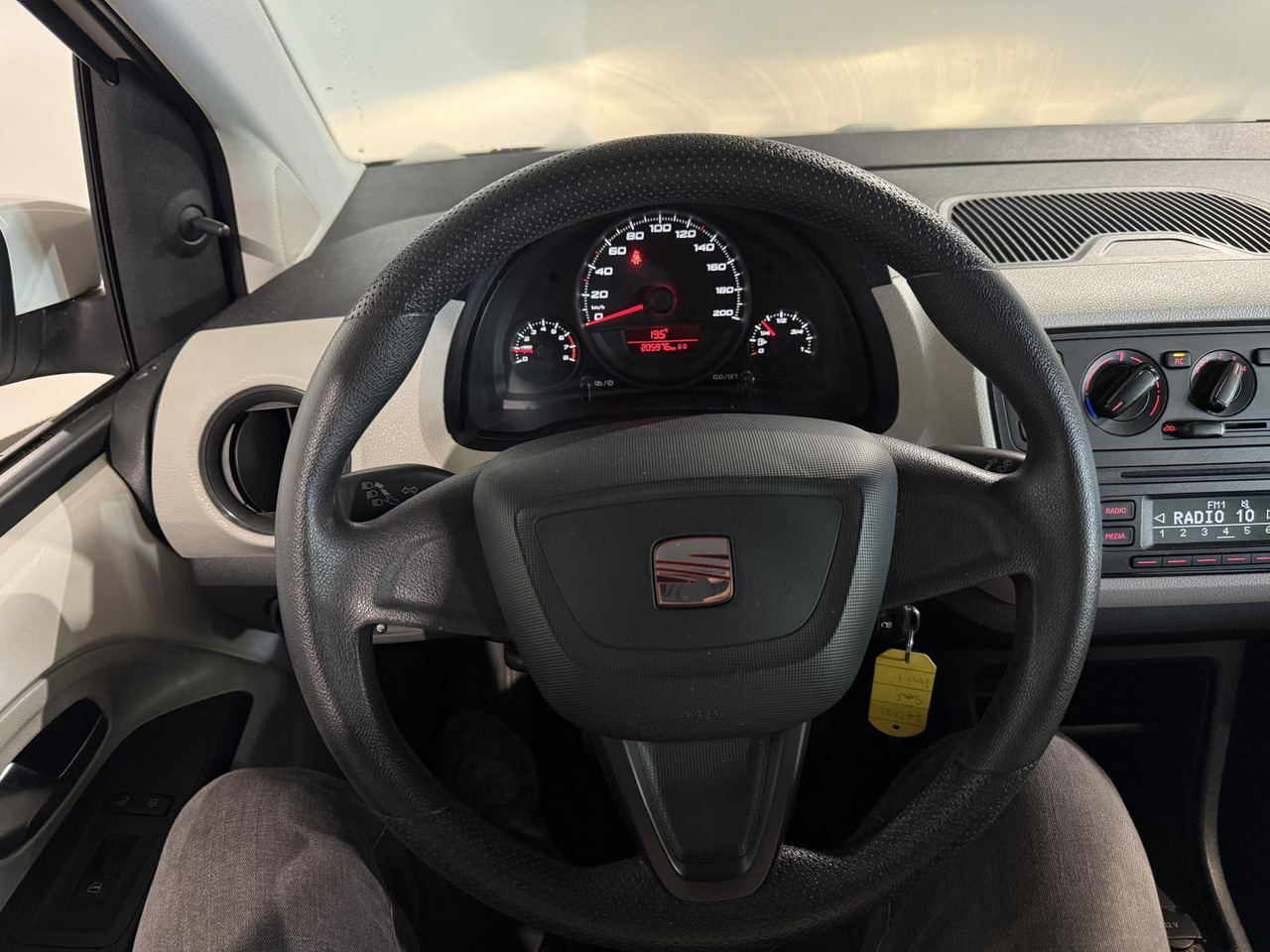 SEAT Mii 1.0 Reference 4-KLV-32 - Hatchback: picture 3 SEAT Mii 1.0 Reference 4-KLV-32 - Hatchback: picture 3