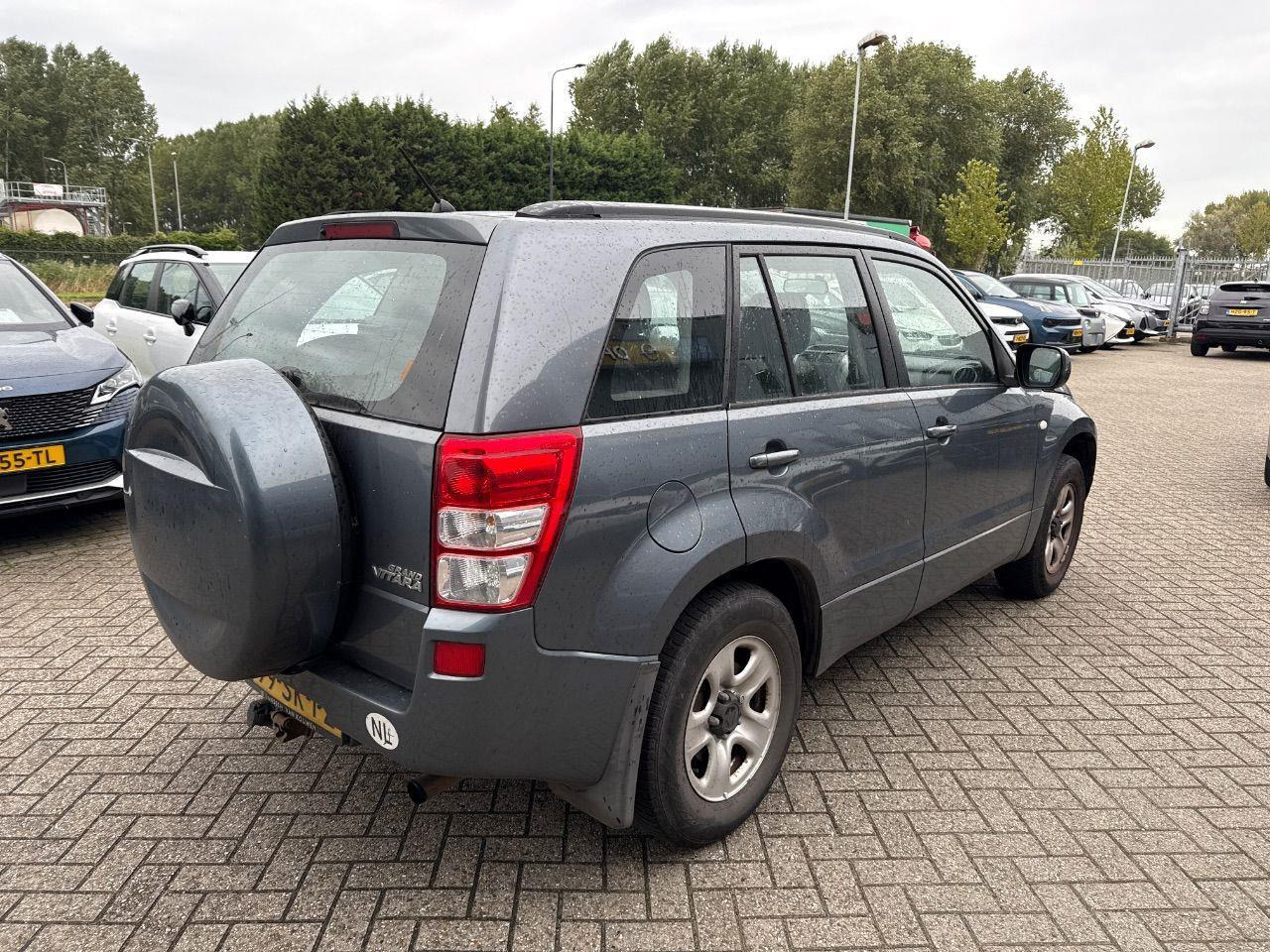 Suzuki Grand Vitara 2.0 - 16V JLX | 2006 | 212.917 km | 99SKPZ | NAP: Logisch - SUV: picture 4 Suzuki Grand Vitara 2.0 - 16V JLX | 2006 | 212.917 km | 99SKPZ | NAP: Logisch - SUV: picture 4