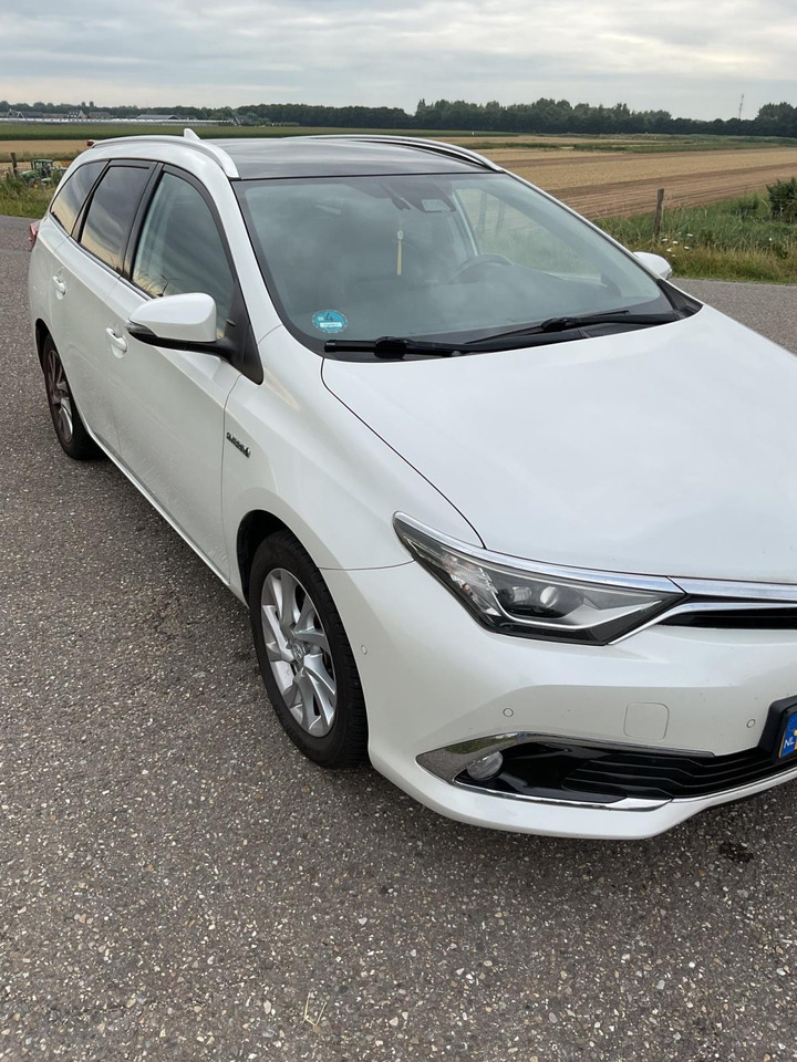 Toyota Auris Touring Sports | 1.8 Hybrid Lease pro | 2016 | 174.638 | KV-758-Z - Car: picture 4 Toyota Auris Touring Sports | 1.8 Hybrid Lease pro | 2016 | 174.638 | KV-758-Z - Car: picture 4