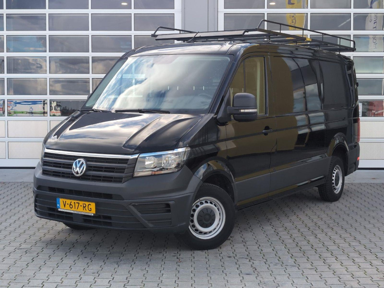 Volkswagen Crafter 30 2.0 TDI L3H2 Trendline | 2018 | 101.985 km | V617RG | NAP: Logisch - Panel van: picture 1 Volkswagen Crafter 30 2.0 TDI L3H2 Trendline | 2018 | 101.985 km | V617RG | NAP: Logisch - Panel van: picture 1