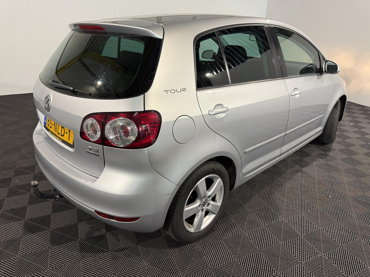 Volkswagen Golf Plus 1.2 TSI Tour II BlueMotion | 2010 | 184.829 km | 85-NLD-1 - Car: picture 5 Volkswagen Golf Plus 1.2 TSI Tour II BlueMotion | 2010 | 184.829 km | 85-NLD-1 - Car: picture 5