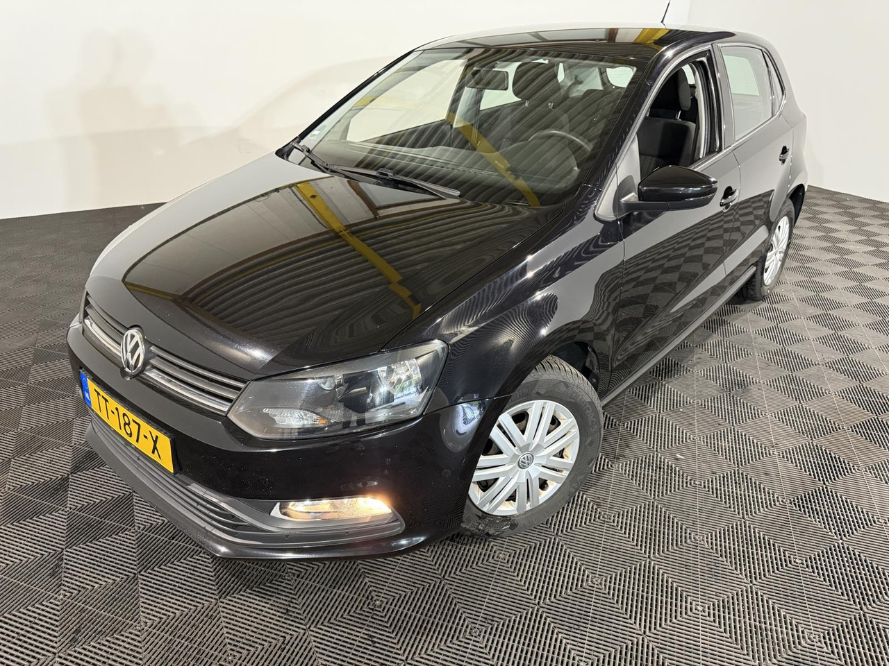 Hatchback Volkswagen | Polo | 1.0 Comfortline Connected Series | 2017 | 178.442 km | TT187X | Geen oordeel: picture 1