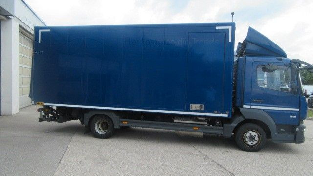 Mercedes-Benz 818L Koffer LBW, Seitentüre (GG 8,6 to.) - Box van: picture 4 Mercedes-Benz 818L Koffer LBW, Seitentüre (GG 8,6 to.) - Box van: picture 4