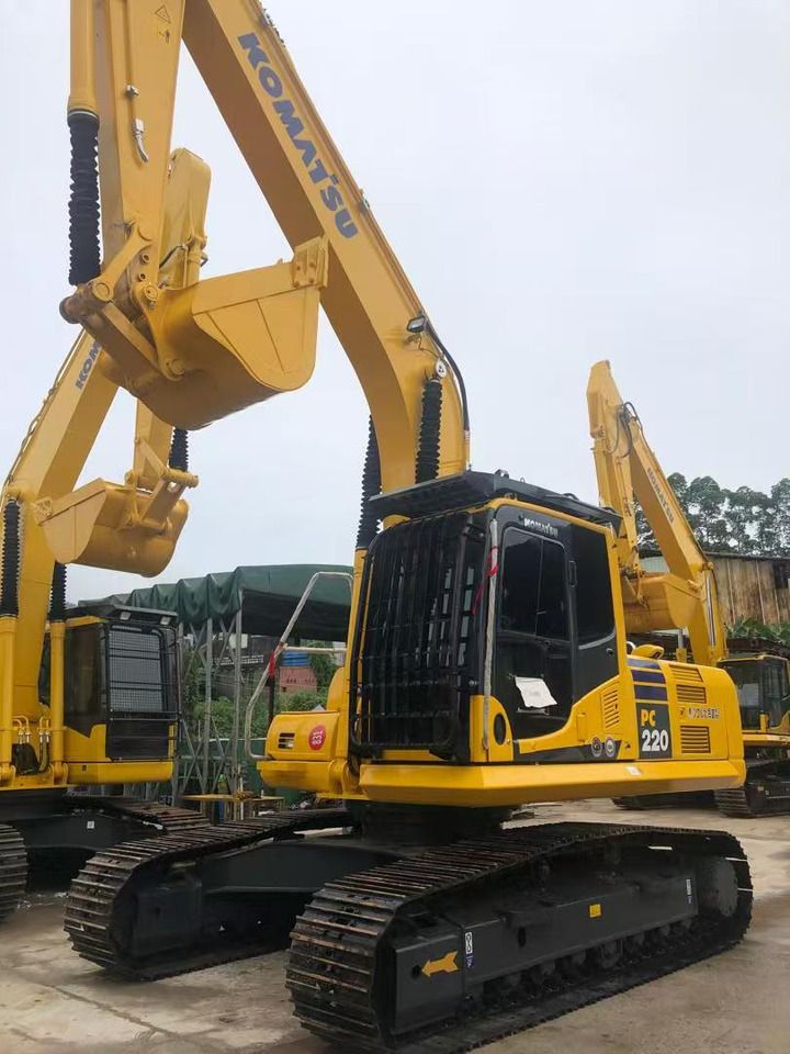 KOMATSU PC220 - Crawler excavator: picture 3 KOMATSU PC220 - Crawler excavator: picture 3