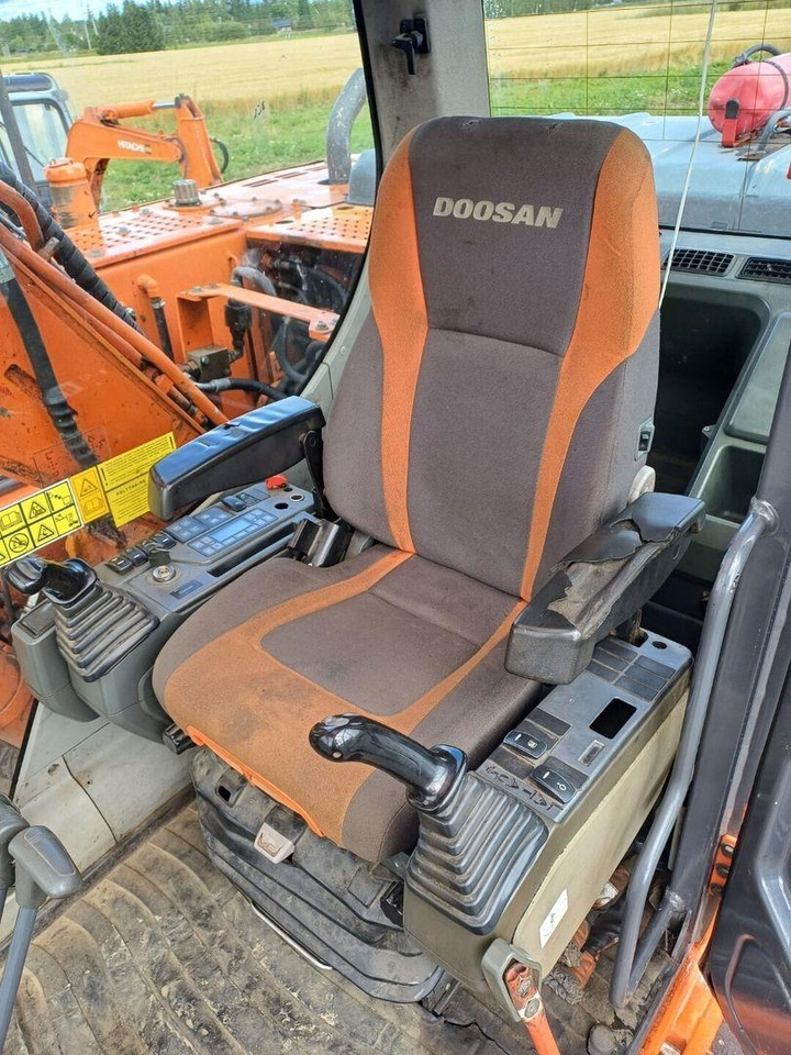 Crawler excavator Doosan DX160LC Metsä alustalla: picture 14