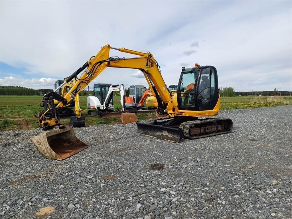 JCB 8080 Engconin pyörittäjällä  - Mini excavator: picture 1 JCB 8080 Engconin pyörittäjällä  - Mini excavator: picture 1