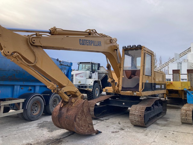 Pelle sur chenilles CATERPILLAR 215 B - Crawler excavator: picture 1 Pelle sur chenilles CATERPILLAR 215 B - Crawler excavator: picture 1