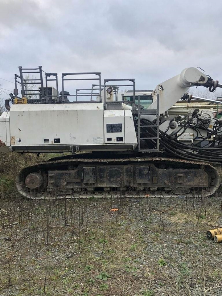 Bauer BG 24 - Drilling rig: picture 1 Bauer BG 24 - Drilling rig: picture 1