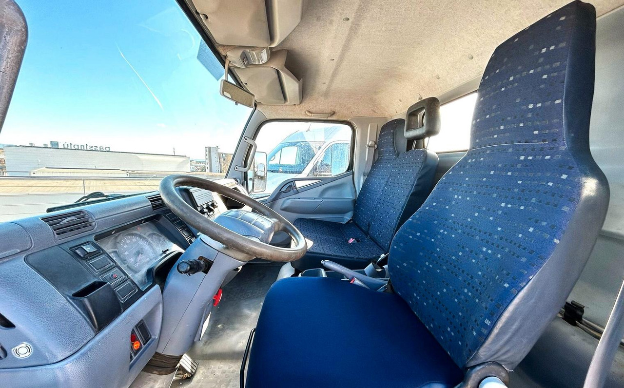 Interior photo 2: Tipper Mitsubishi Canter 3C13 Ribaltabile trilaterale