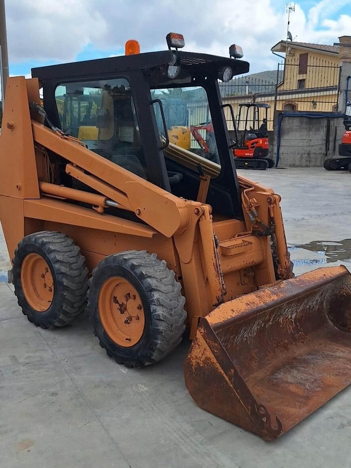 CASE 721 - Skid steer loader: picture 2 CASE 721 - Skid steer loader: picture 2
