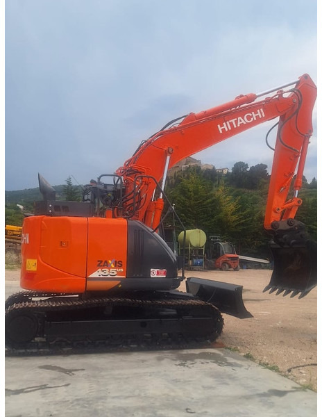 Hitachi ZX135US-6 - Excavator: picture 2 Hitachi ZX135US-6 - Excavator: picture 2