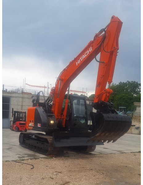 Hitachi ZX135US-6 - Excavator: picture 1 Hitachi ZX135US-6 - Excavator: picture 1