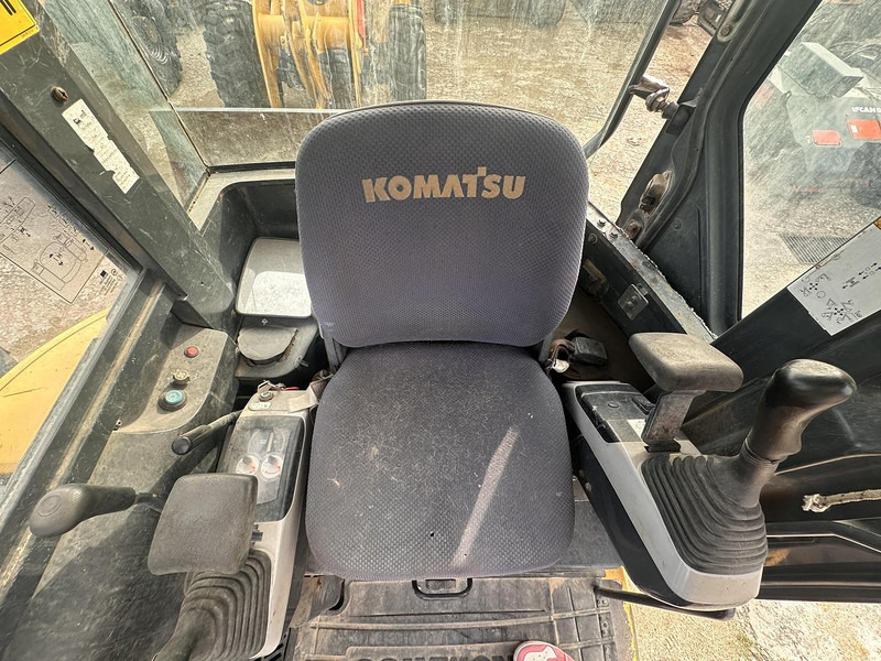 Mini excavator Komatsu PC30: picture 12