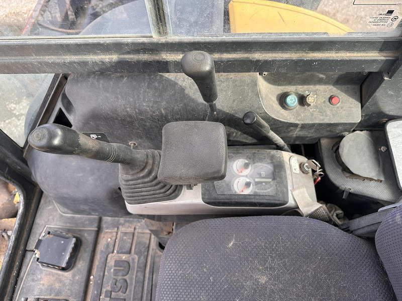 Mini excavator Komatsu PC30: picture 11