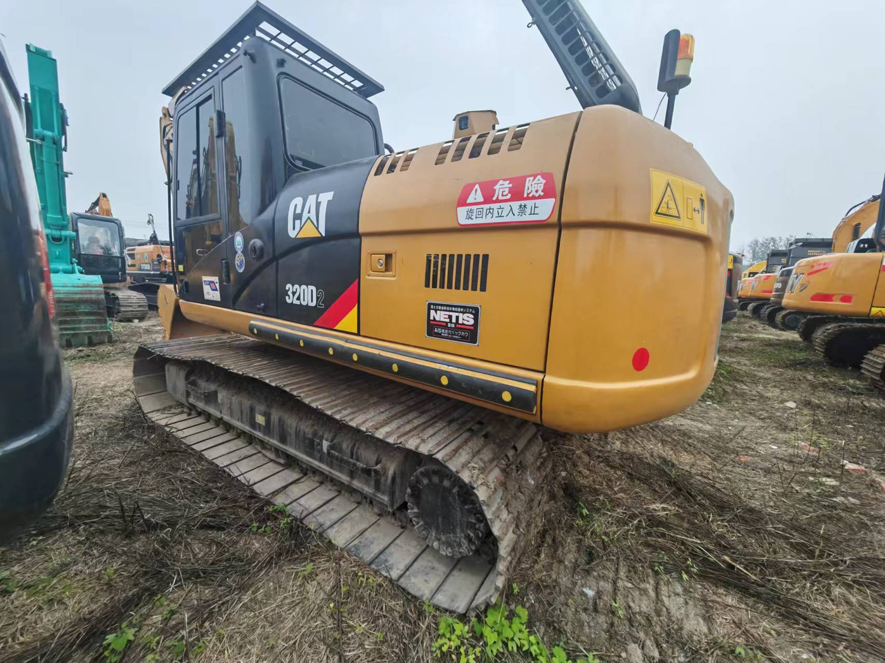 CATERPILLAR 320D2 - Crawler excavator: picture 3 CATERPILLAR 320D2 - Crawler excavator: picture 3