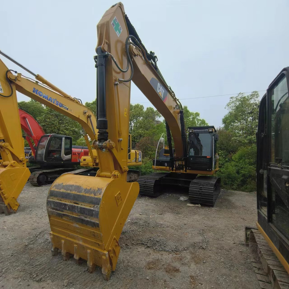 CATERPILLAR 320D2L - Crawler excavator: picture 2 CATERPILLAR 320D2L - Crawler excavator: picture 2