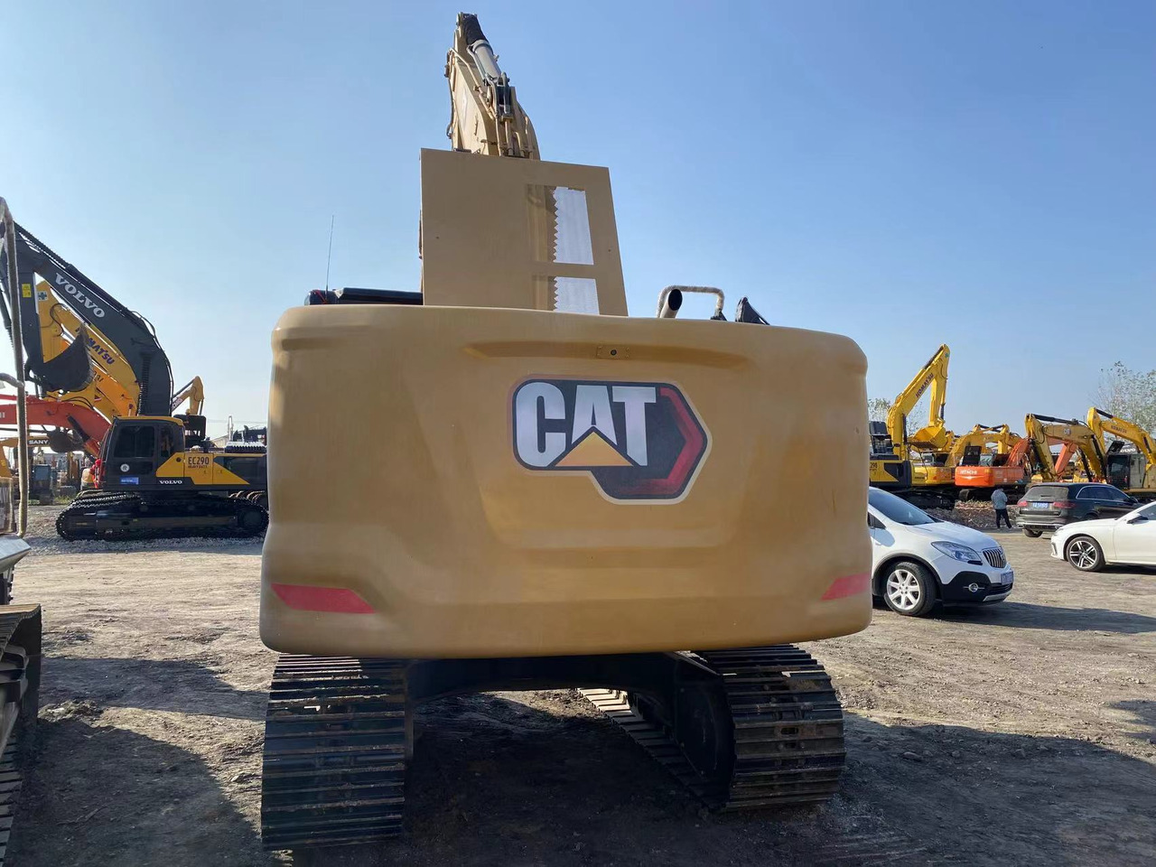 Crawler excavator CATERPILLAR 320GC: picture 10
