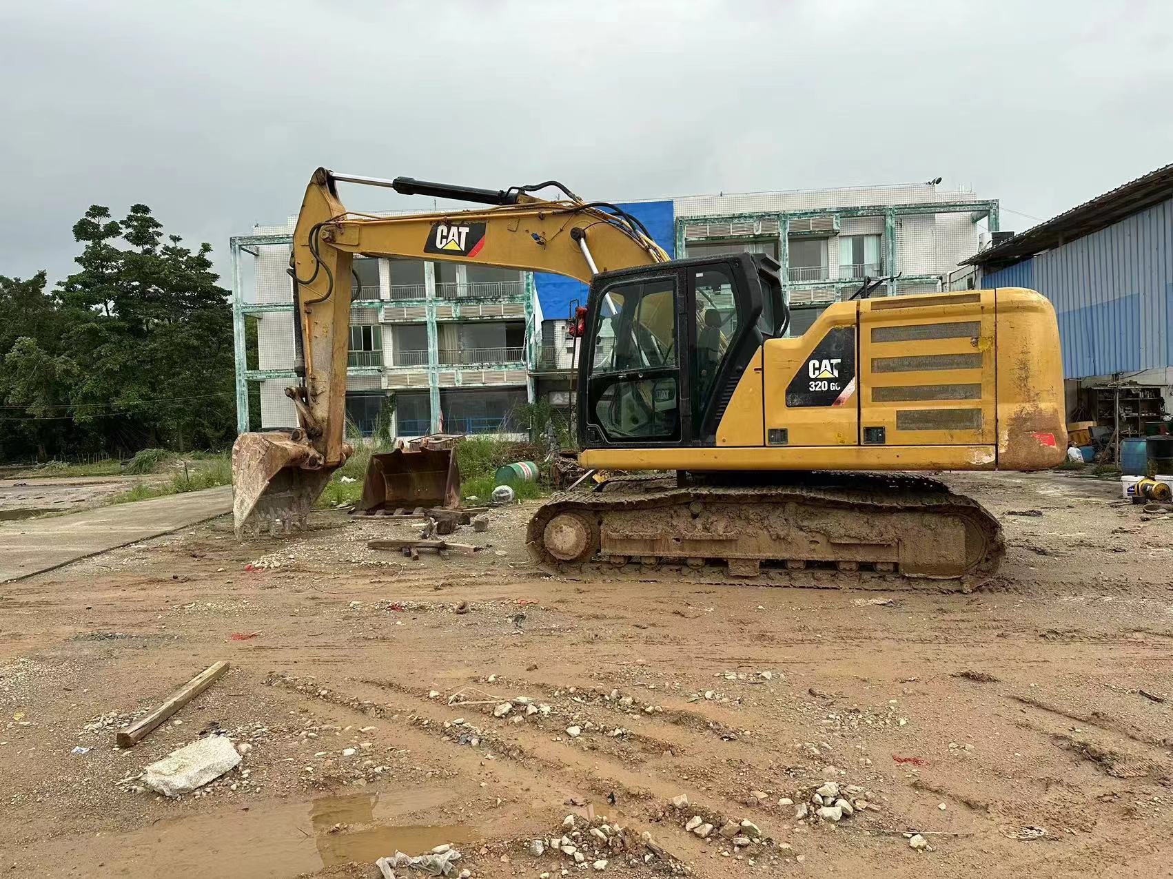 CATERPILLAR 320GC - Crawler excavator: picture 2 CATERPILLAR 320GC - Crawler excavator: picture 2