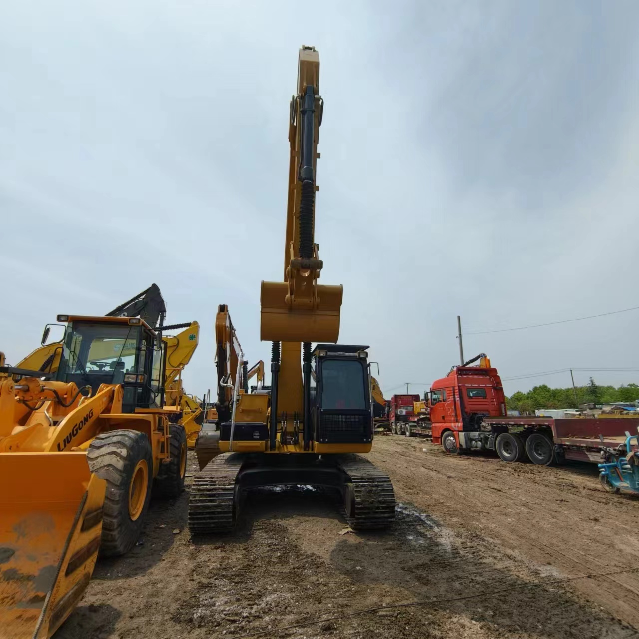 Crawler excavator CATERPILLAR 323D2L: picture 7
