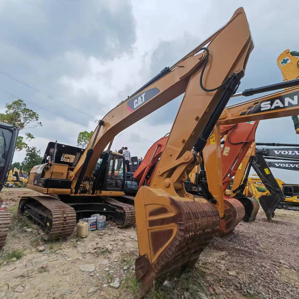 CATERPILLAR 325D2 - Crawler excavator: picture 1 CATERPILLAR 325D2 - Crawler excavator: picture 1