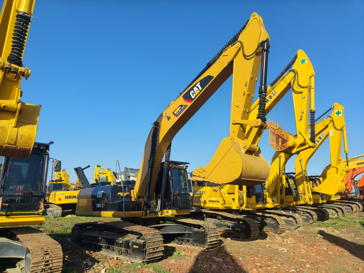 CATERPILLAR 330D2 - Crawler excavator: picture 2 CATERPILLAR 330D2 - Crawler excavator: picture 2