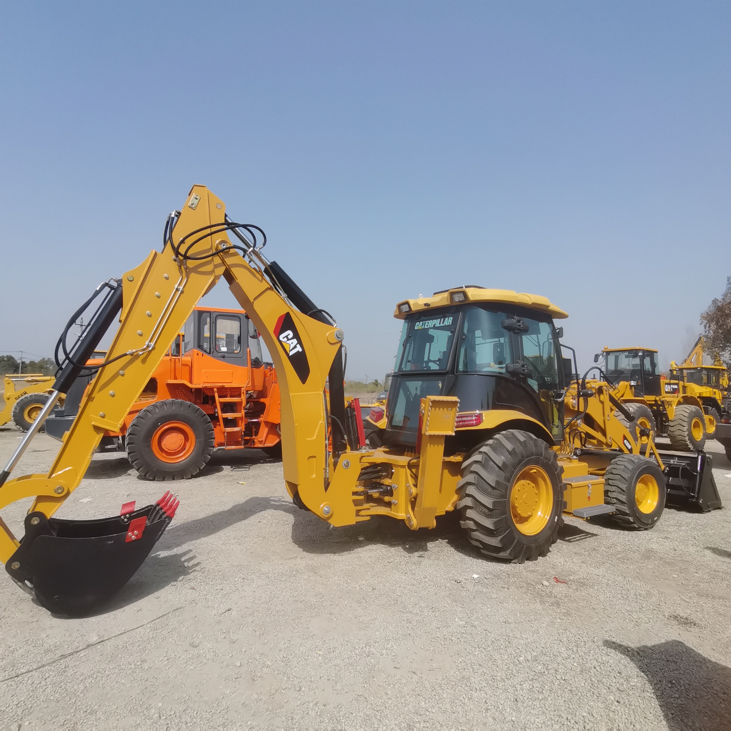 CATERPILLAR 420F - Backhoe loader: picture 1 CATERPILLAR 420F - Backhoe loader: picture 1