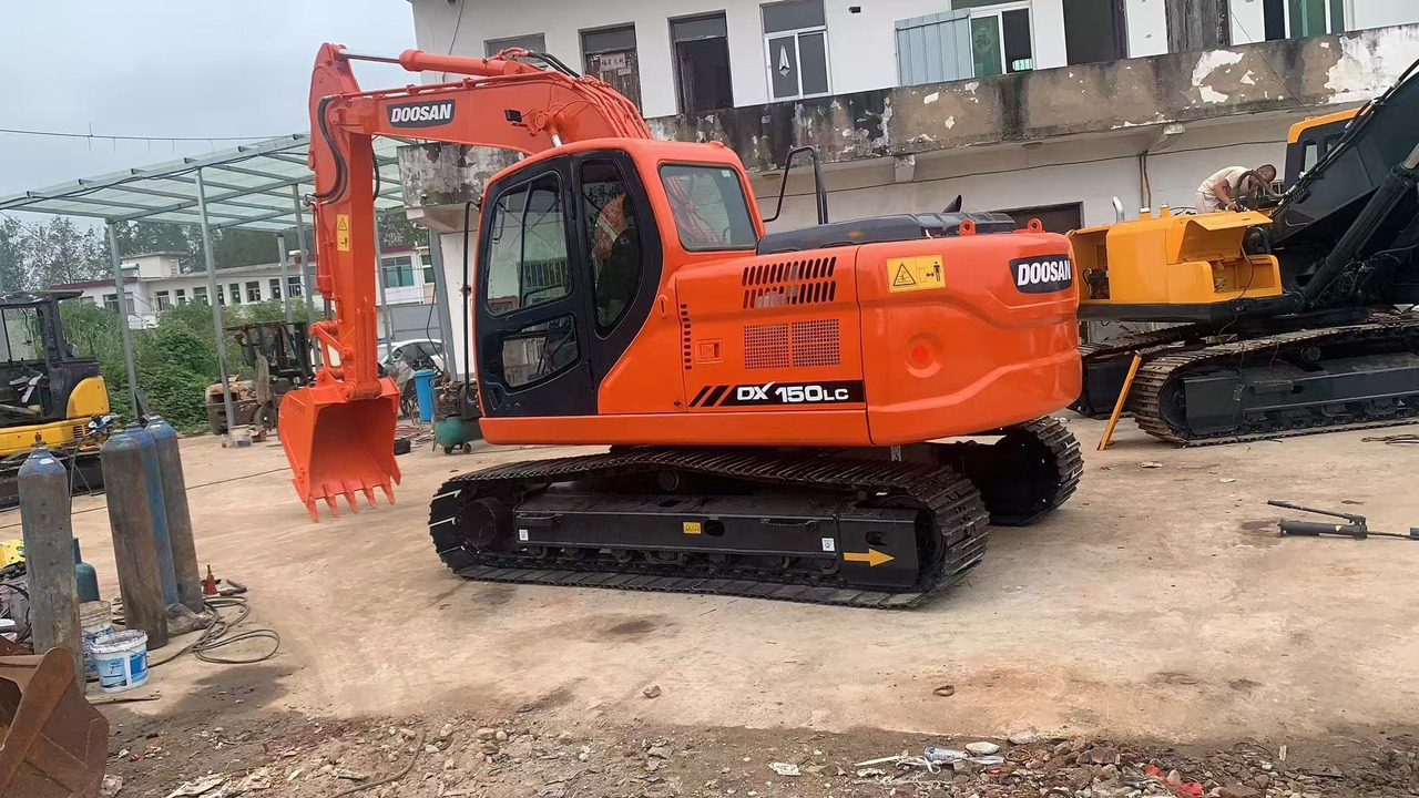 DOOSAN DX150 - Crawler excavator: picture 1 DOOSAN DX150 - Crawler excavator: picture 1