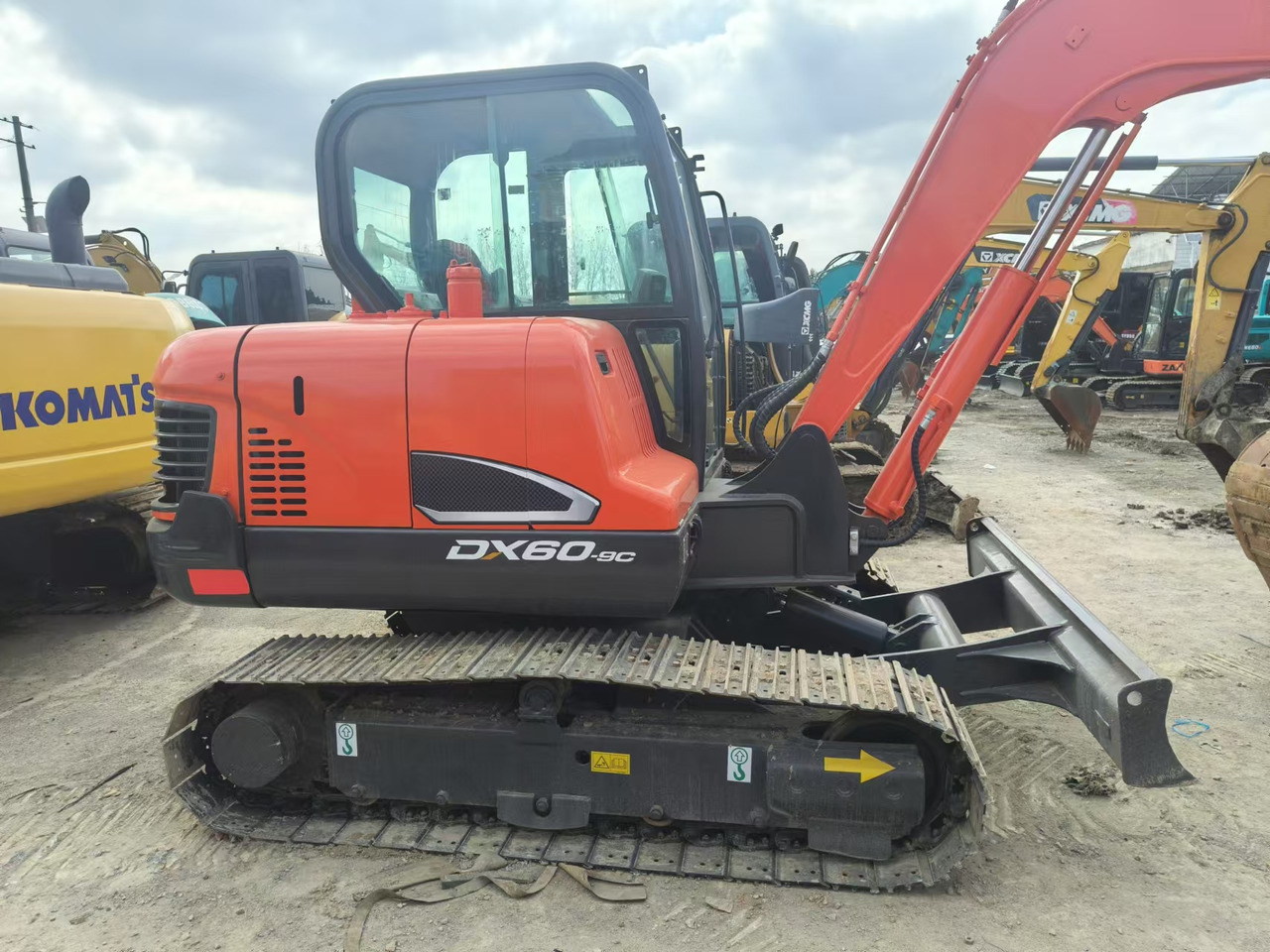 DOOSAN DX60 - Crawler excavator: picture 3 DOOSAN DX60 - Crawler excavator: picture 3