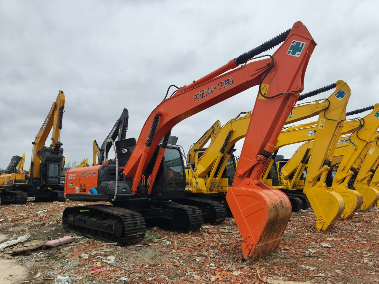 HITACHI ZX200 - Crawler excavator: picture 1 HITACHI ZX200 - Crawler excavator: picture 1