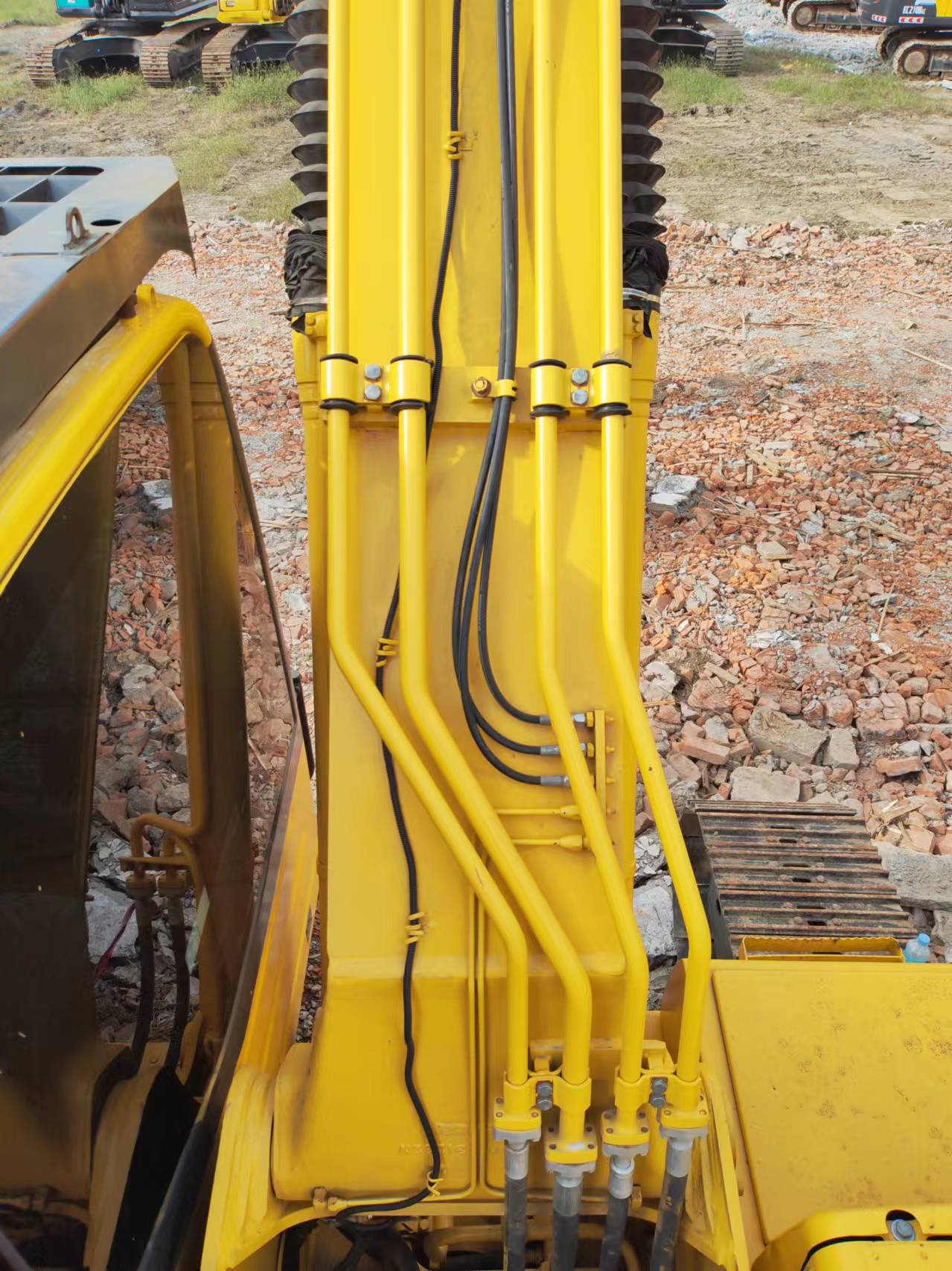 Crawler excavator KOMATSU PC200: picture 13