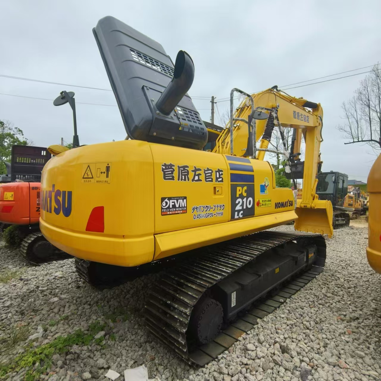 KOMATSU PC210 - Crawler excavator: picture 3 KOMATSU PC210 - Crawler excavator: picture 3