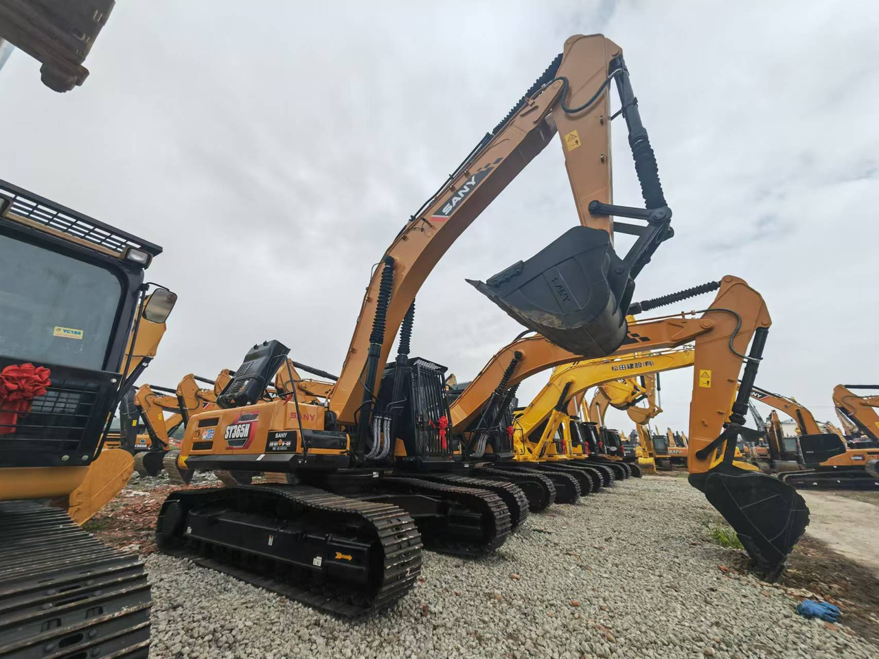 SANY SY365H - Crawler excavator: picture 4 SANY SY365H - Crawler excavator: picture 4