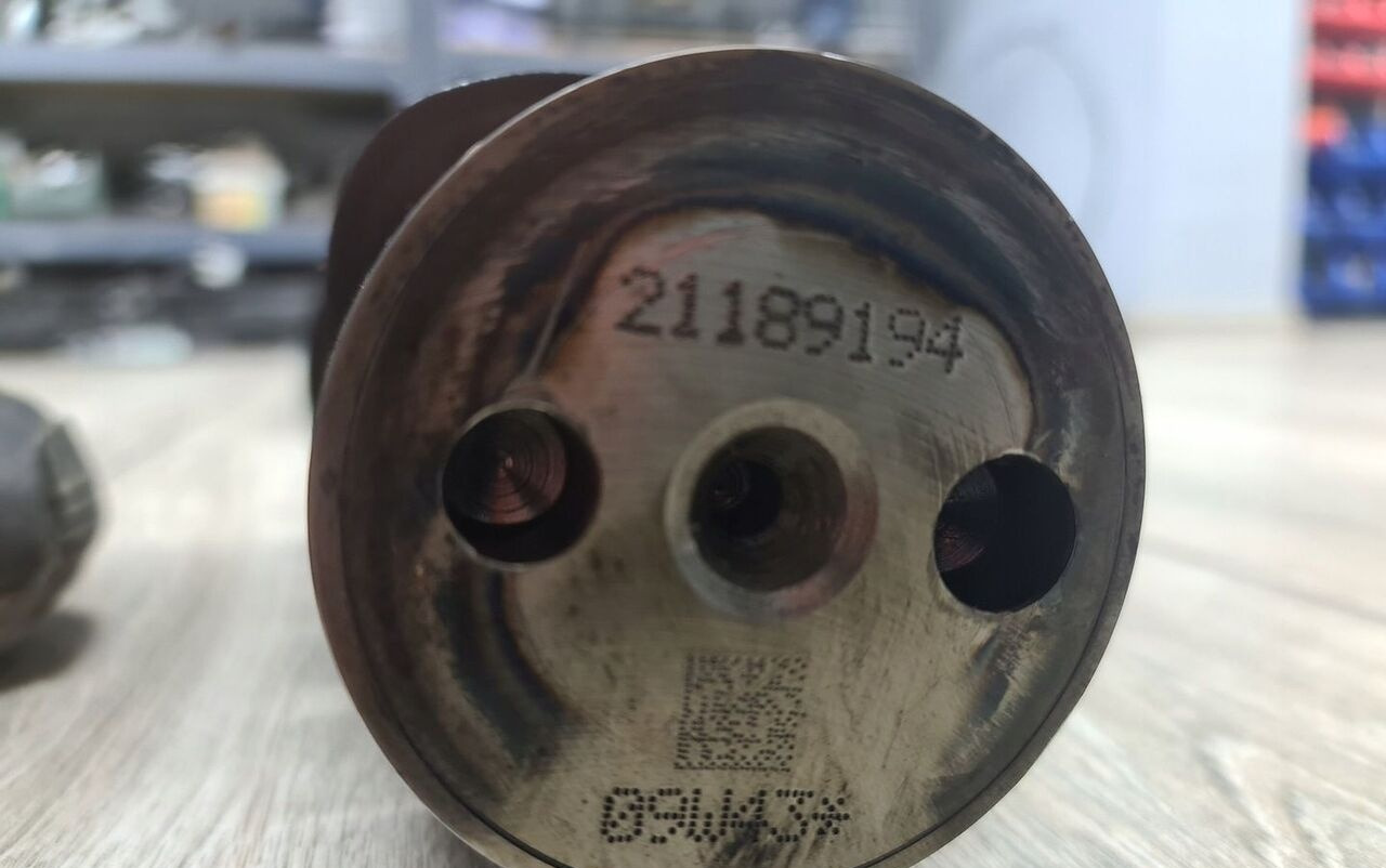 21189194 Renault PREMIUM DXI 11 VOLVO FM 9 - Camshaft for Truck: picture 2 21189194 Renault PREMIUM DXI 11 VOLVO FM 9 - Camshaft for Truck: picture 2