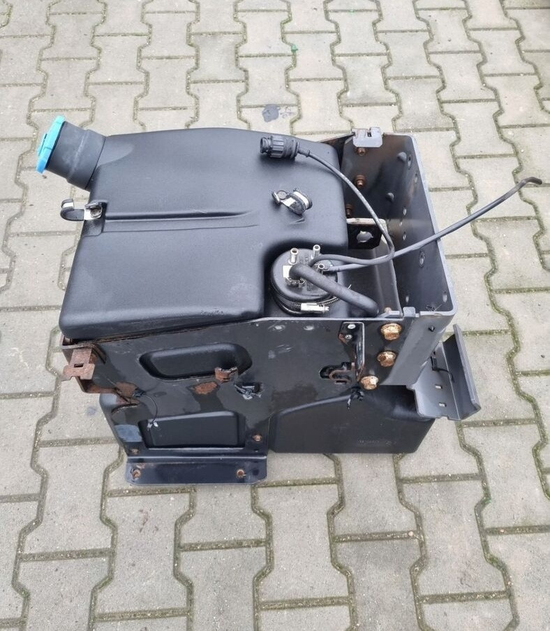82169359 Renault MIDLUM PREMIUM DXI 5 7 VOLVO FL FE - AdBlue tank for Truck: picture 4 82169359 Renault MIDLUM PREMIUM DXI 5 7 VOLVO FL FE - AdBlue tank for Truck: picture 4