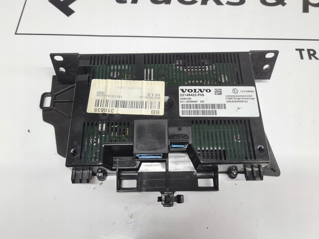 CONTINENTAL WYŚWIETLACZ PANEL RADIA NAWIGACJI VOLVO FH 4 - Navigation system for Truck: picture 3 CONTINENTAL WYŚWIETLACZ PANEL RADIA NAWIGACJI VOLVO FH 4 - Navigation system for Truck: picture 3