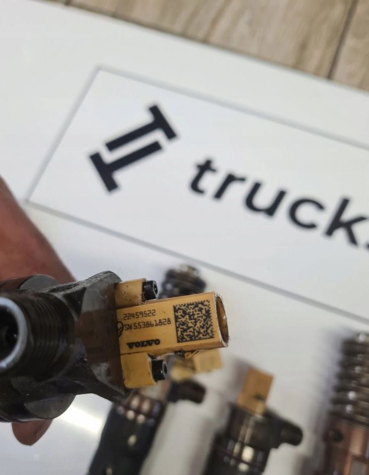 DELPHI POMPOWTRYSKIWACZE WTRYSKI COMMON RAIL VOLVO FH 4 FM 4 RENAULT GAMA DTI 13 - Injector for Truck: picture 4 DELPHI POMPOWTRYSKIWACZE WTRYSKI COMMON RAIL VOLVO FH 4 FM 4 RENAULT GAMA DTI 13 - Injector for Truck: picture 4