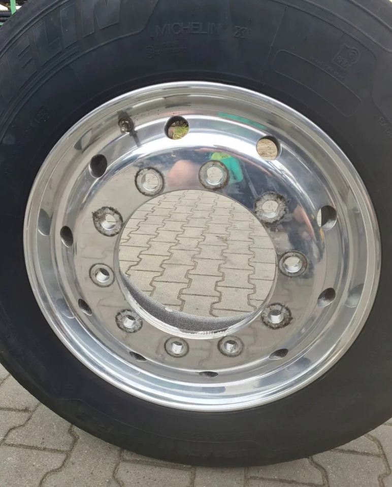 FELGA ALUMINIOWA ALCOA PRZÓD SZEROKA POLEROWANA 22,5 X 11,75 ET 120 TIR 22606576 - Rim: picture 1 FELGA ALUMINIOWA ALCOA PRZÓD SZEROKA POLEROWANA 22,5 X 11,75 ET 120 TIR 22606576 - Rim: picture 1