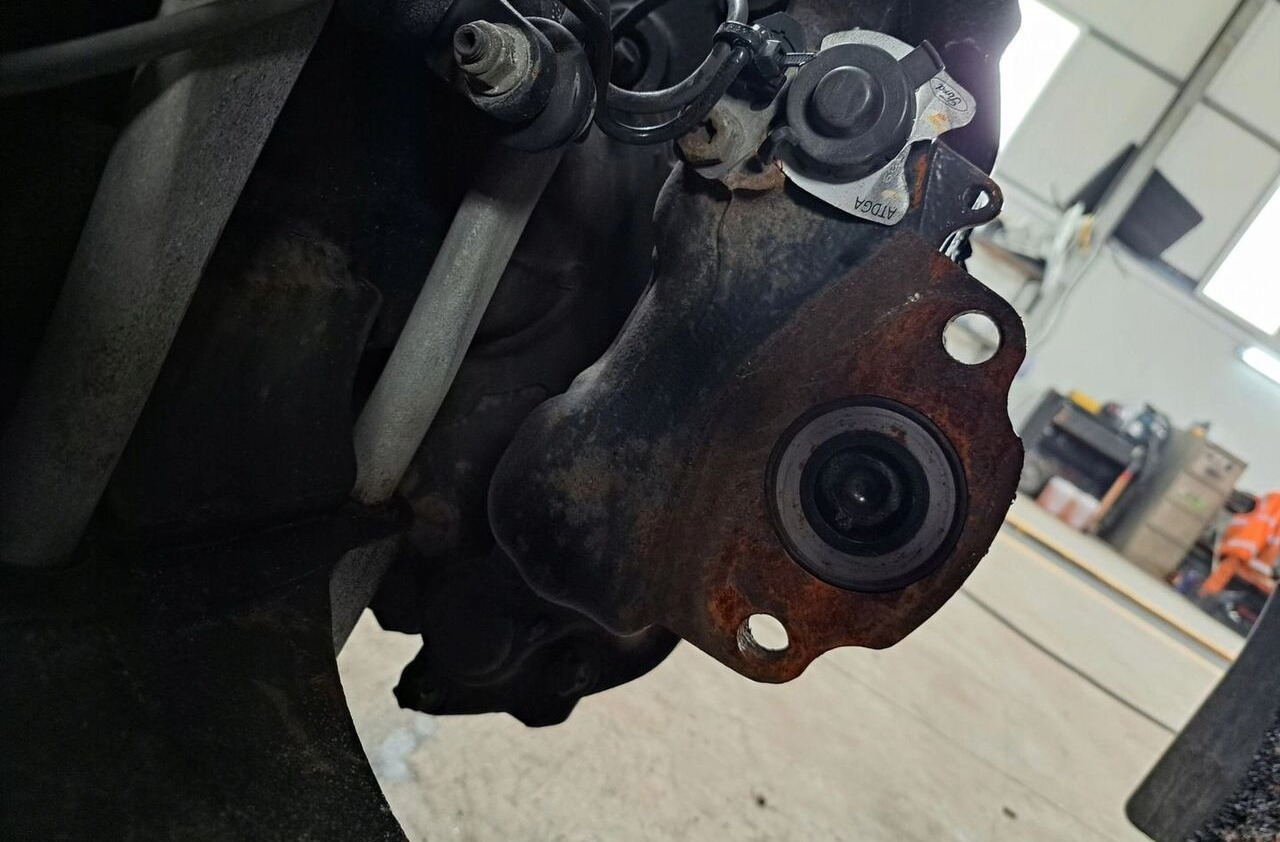 Ford F-MAX CARGO Ford F-MAX - Brake caliper for Truck: picture 2 Ford F-MAX CARGO Ford F-MAX - Brake caliper for Truck: picture 2