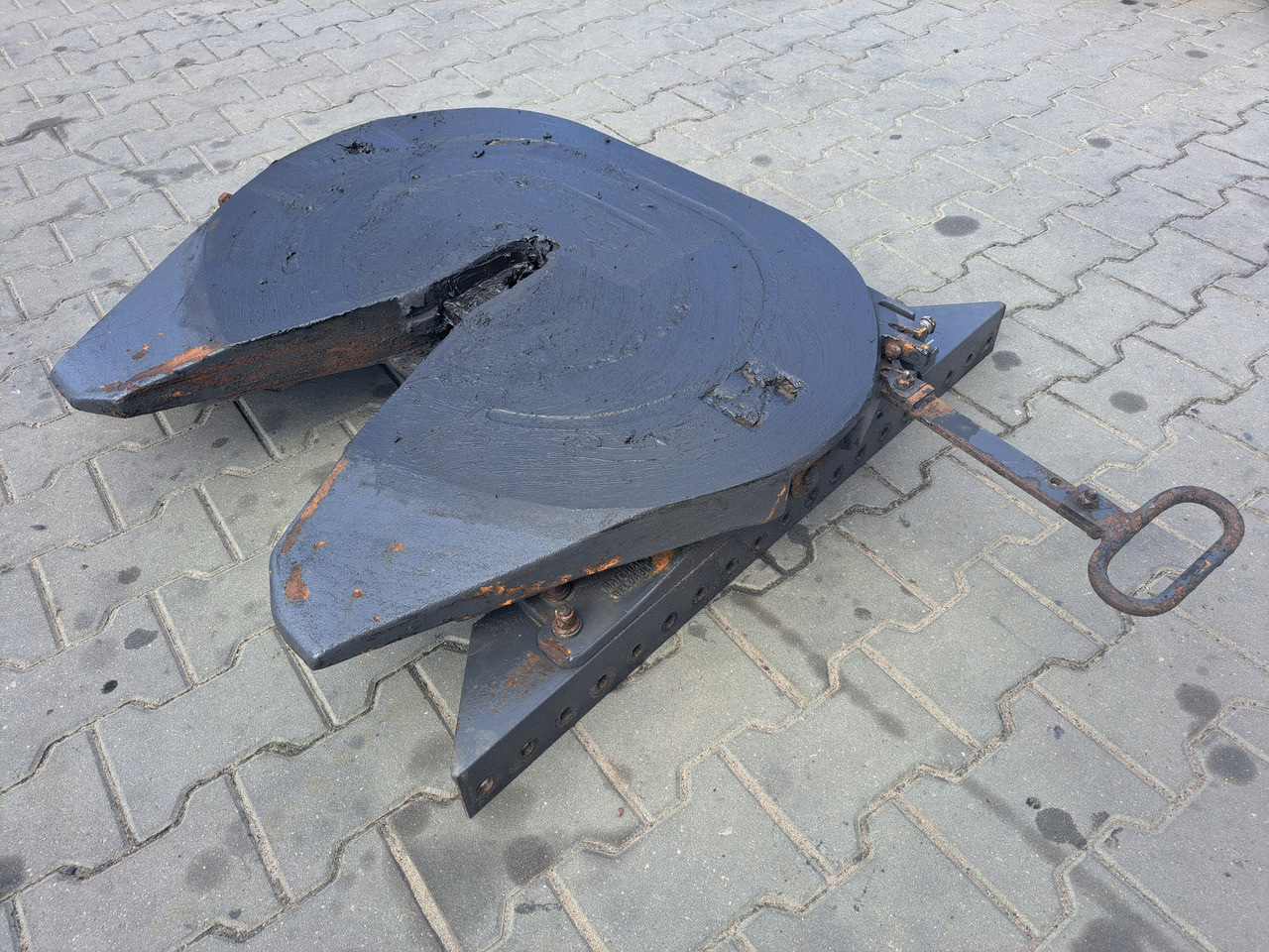 JOST SIODŁO JOST 140 MM WSPORNIK VOLVO FH FM - Fifth wheel coupling for Truck: picture 1 JOST SIODŁO JOST 140 MM WSPORNIK VOLVO FH FM - Fifth wheel coupling for Truck: picture 1