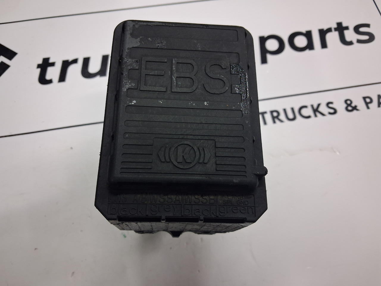 KNORR-BREMSE ZAWÓR NACZEPOWY EBS EUROPA VOLVO FH FM RENAULT DXI - Brake valve for Truck: picture 4 KNORR-BREMSE ZAWÓR NACZEPOWY EBS EUROPA VOLVO FH FM RENAULT DXI - Brake valve for Truck: picture 4