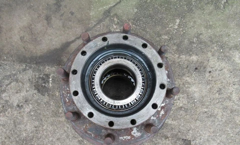 PIASTA KOMPLETNA TYŁ RENAULT MIDLUM DXI VOLVO FL 19.5 - Wheel hub for Truck: picture 1 PIASTA KOMPLETNA TYŁ RENAULT MIDLUM DXI VOLVO FL 19.5 - Wheel hub for Truck: picture 1